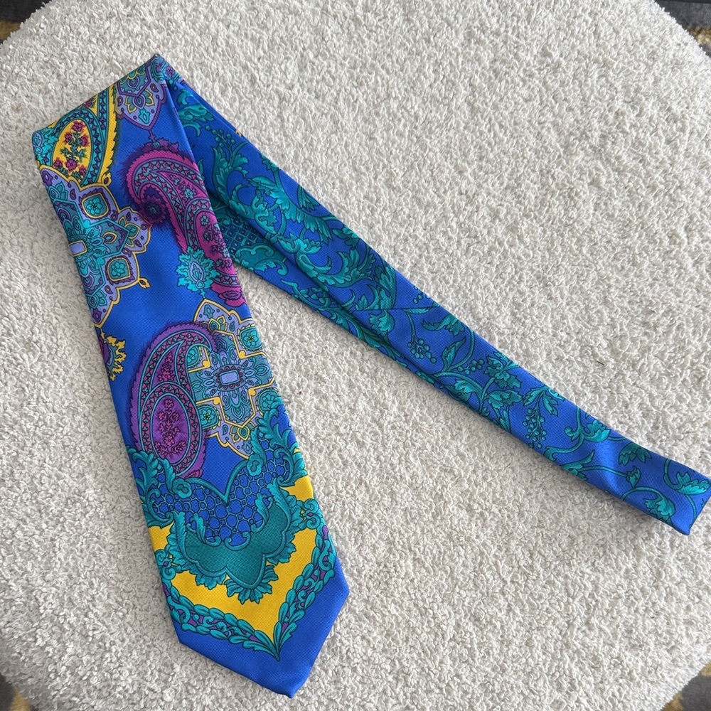 V2 by Versace vintage 100% silk bright multicolor jewel tone fleur de lis tie.